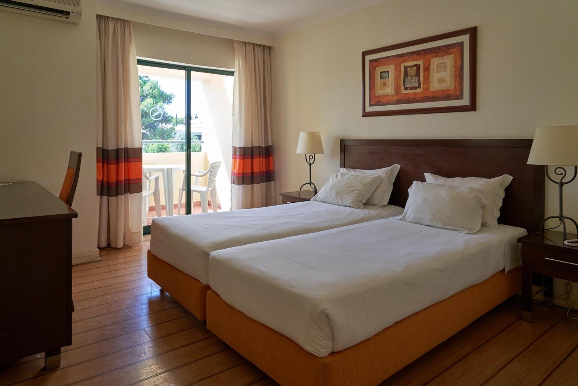 The Navigator Hotel *